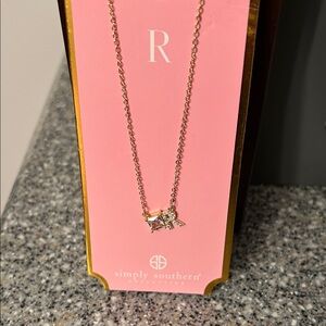 🎄🎄3 for $10 ☃️⛄️ NWT Simply Southern Pink & Gold Necklace with Initial “R”